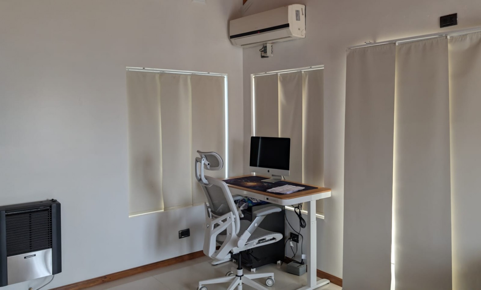 VENTA de Casa + Dpto Independiente con Pileta y Quincho en el Centro de Catriel!!!
