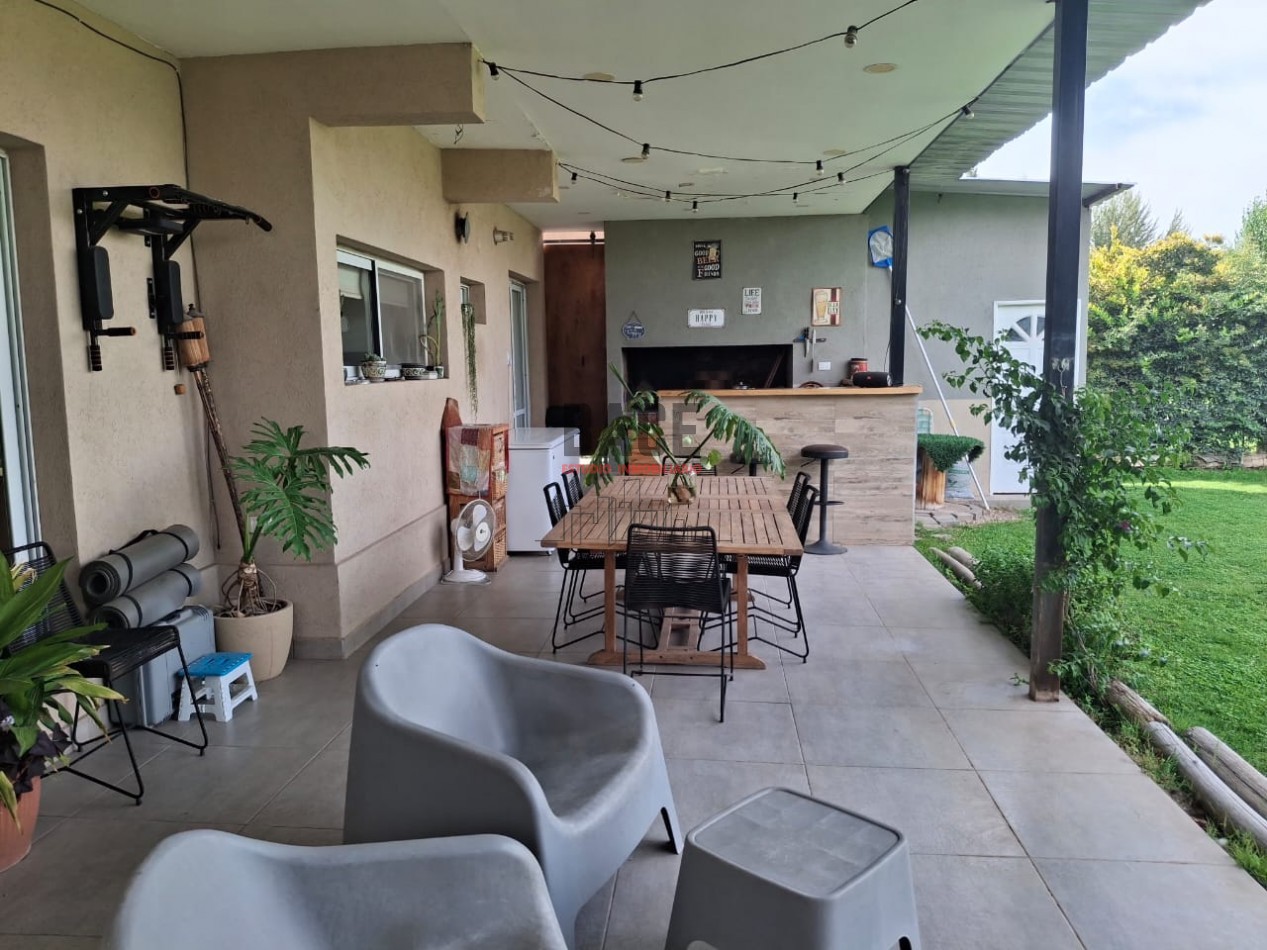 VENTA Hermosa Casa B° privado Elementos - Plottier