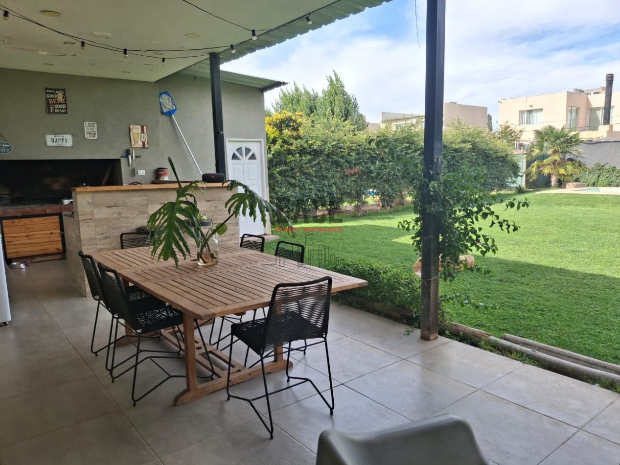 VENTA Hermosa Casa B° privado Elementos - Plottier