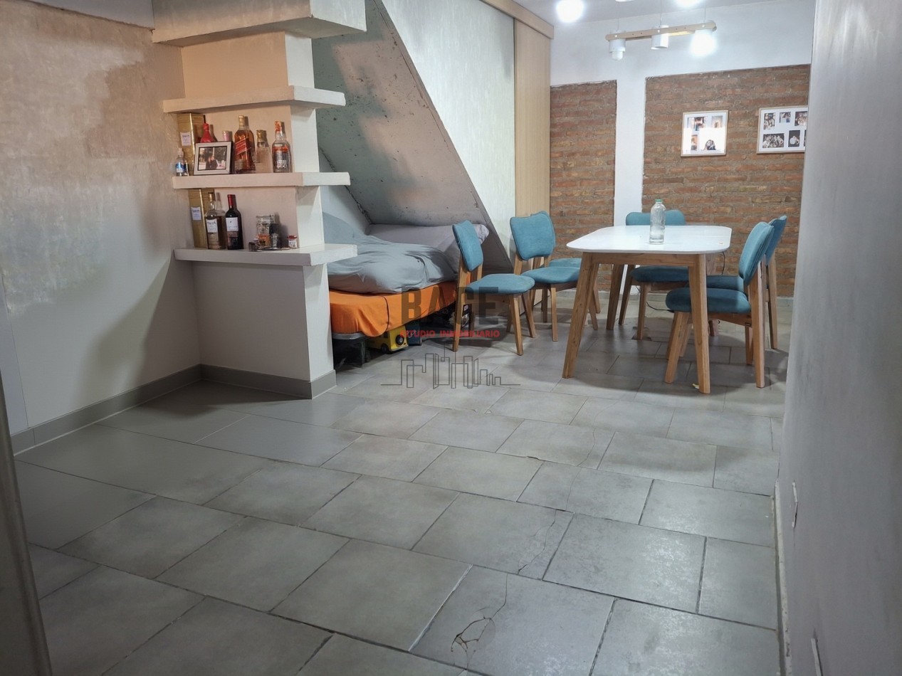 CASA EN ESQUINA + GRAN TERRENO - 3 DORMITORIOS, PILETA Y QUINCHO - APTA CREDITO