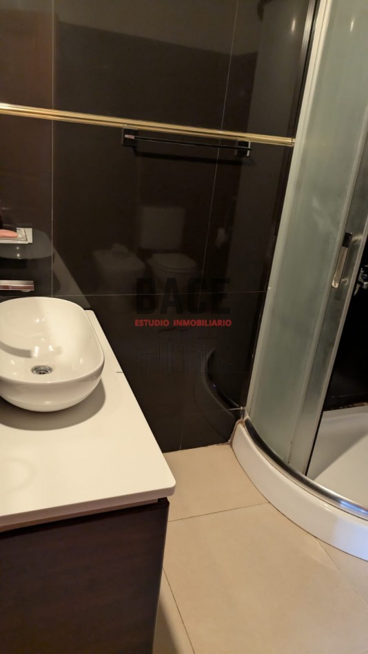 VENTA de Casa + Dpto Independiente con Pileta y Quincho en el Centro de Catriel!!!