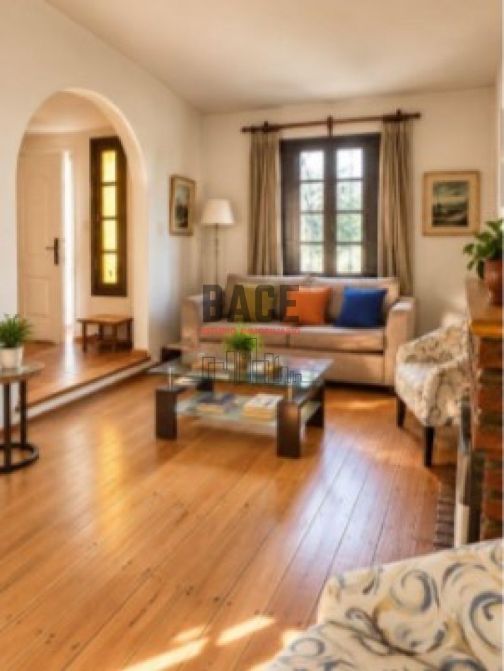 VENTA! Casa Tradicional en Excelente Ubicacion - Neuquen Capital.