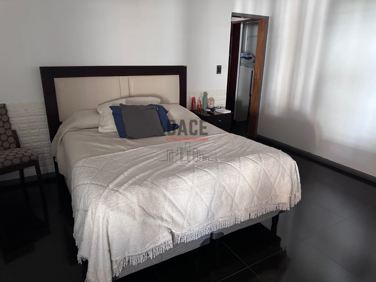 VENTA de Casa + Dpto Independiente con Pileta y Quincho en el Centro de Catriel!!!