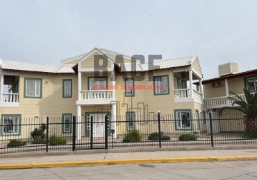 VENTA de Casa + Dpto Independiente con Pileta y Quincho en el Centro de Catriel!!!