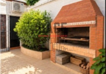 VENTA! Casa Tradicional en Excelente Ubicacion - Neuquen Capital.